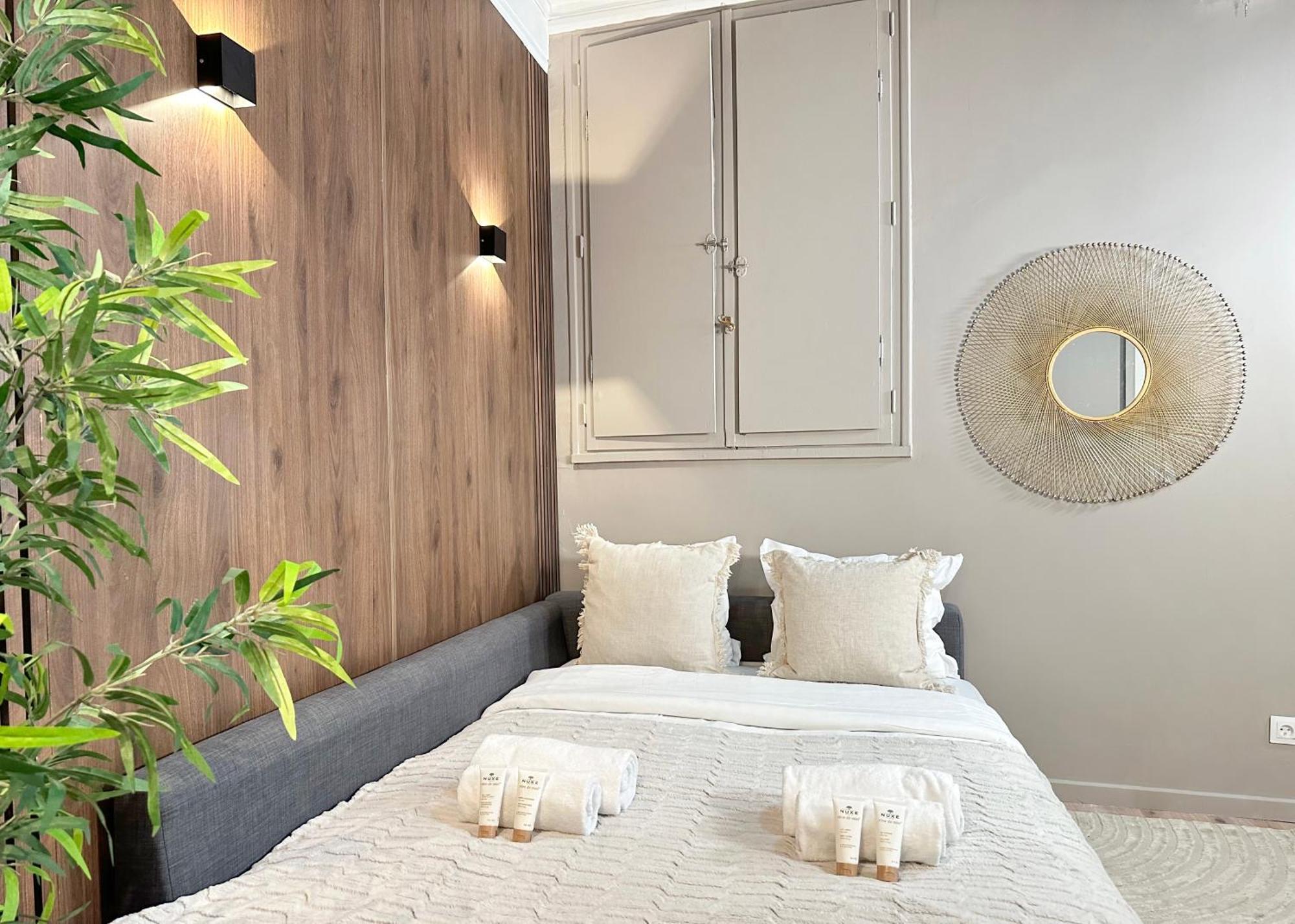 Chic Louvre Apartment Париж Экстерьер фото