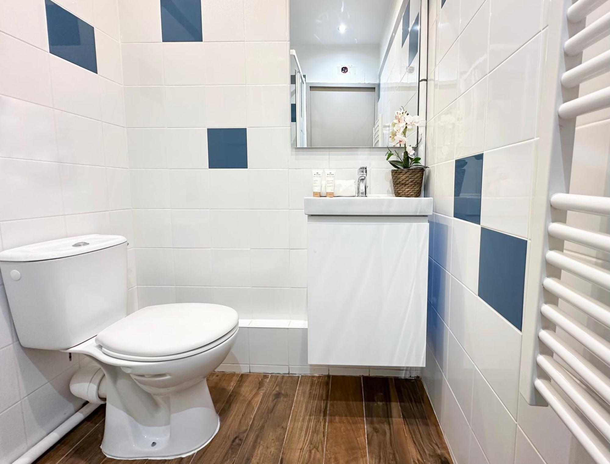 Chic Louvre Apartment Париж Экстерьер фото