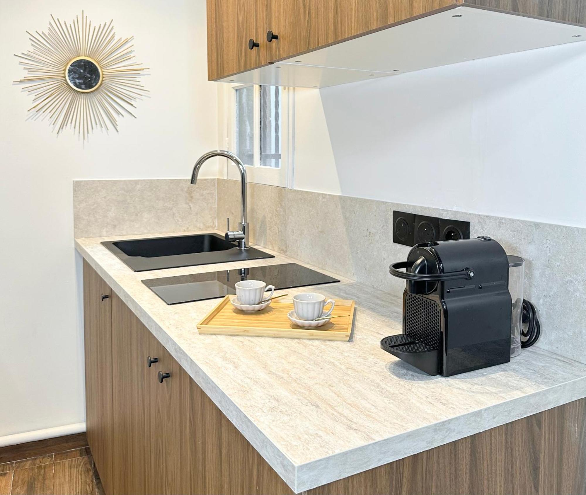 Chic Louvre Apartment Париж Экстерьер фото